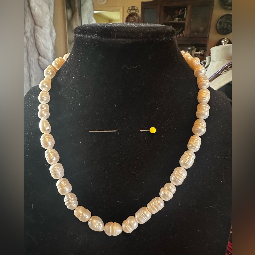 17” Gorgeous South Sea White Baroque Pearls